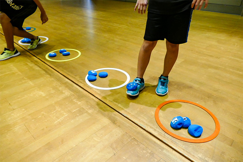 作戦を立てている様子