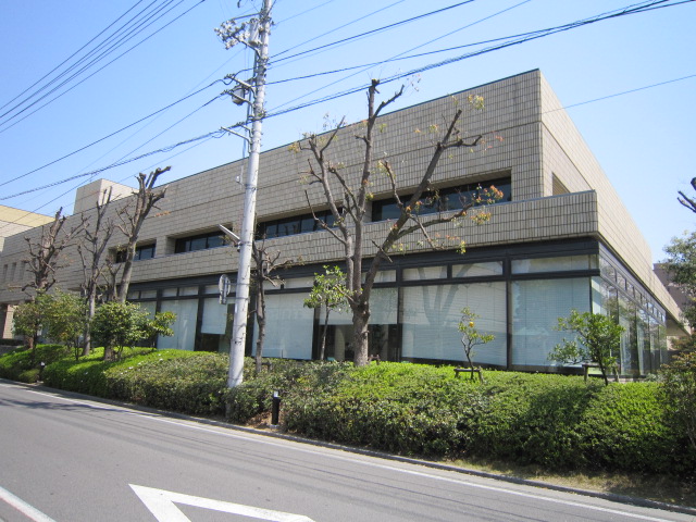 松山市立中央図書館