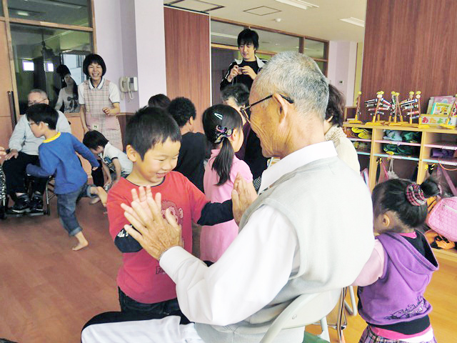 私立　幼保連携型認定こども園　虹のそらこども園