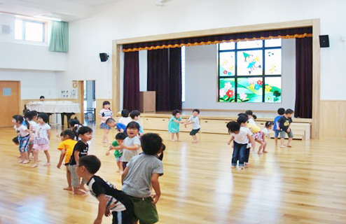 私立　幼保連携型認定こども園　愛隣こども園